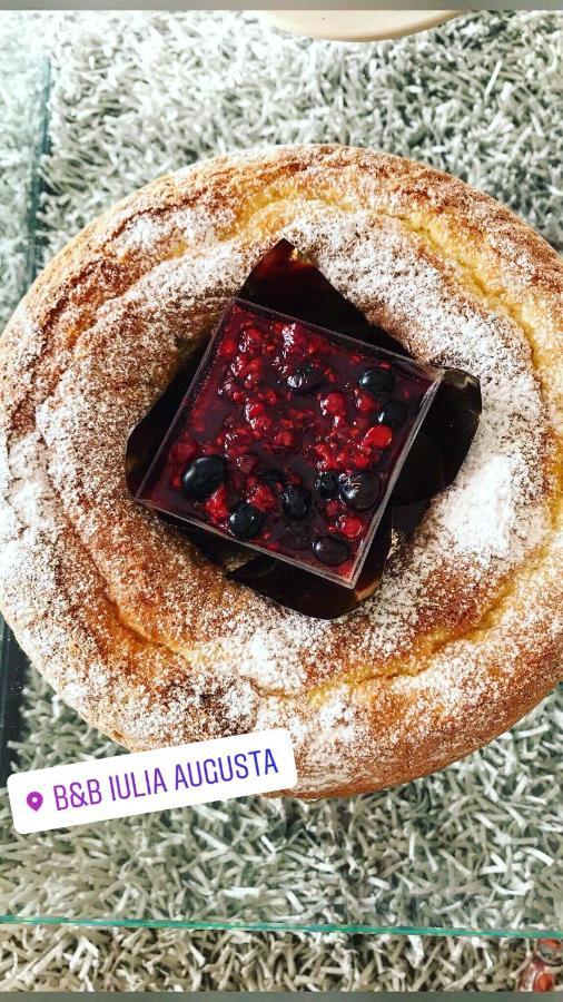 B&B Iulia Augusta อัลเบงกา ภายนอก รูปภาพ