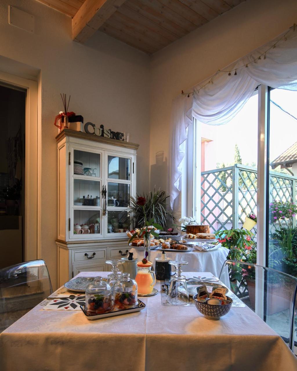 B&B Iulia Augusta อัลเบงกา ภายนอก รูปภาพ